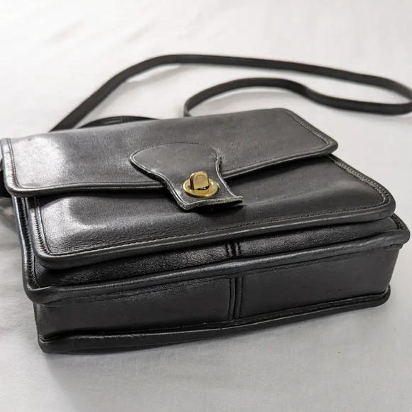 VTG Coach Station Bag Black Leather Crossbody Purse - Picture 2 of 14
